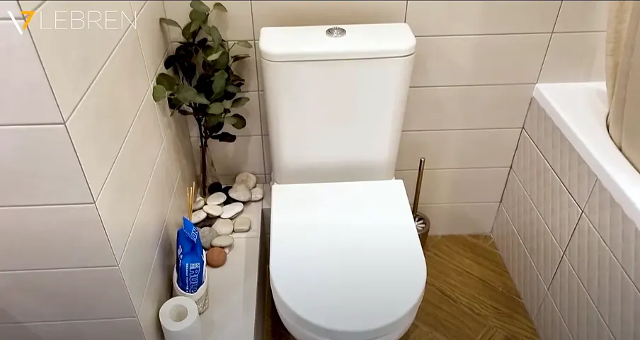 Санузел с декором — ЖК «Монополист», 47 м²